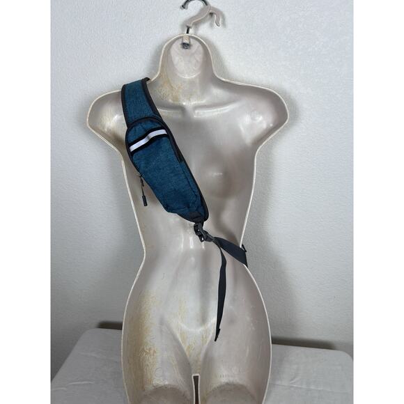 WATERFLY Chest Bag Crossbody Sling Pack Packable Cycling Backpack for Hiking - Picture 2 of 7